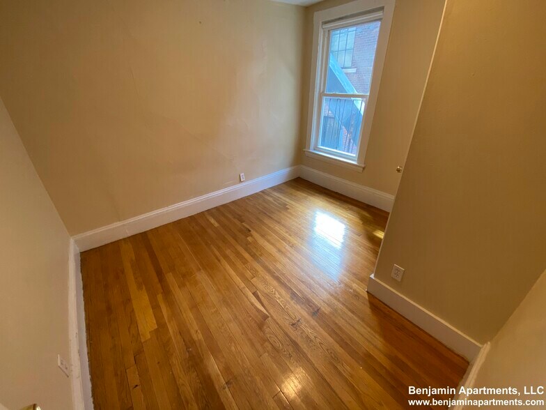 Building Photo - 238 Cambridge St