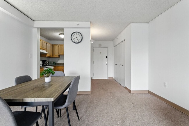 Building Photo - 1711 Bellevue Ave
