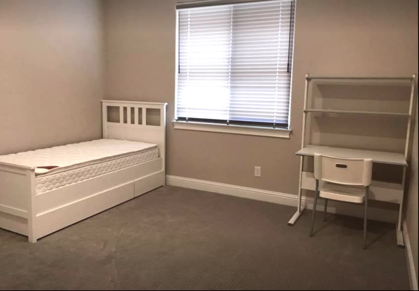 Guest bedroom - 358 Reddington Dr