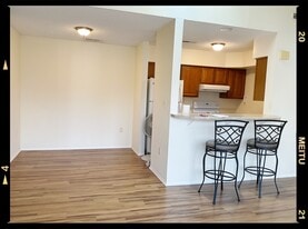 Building Photo - 2110 Aspen Dr