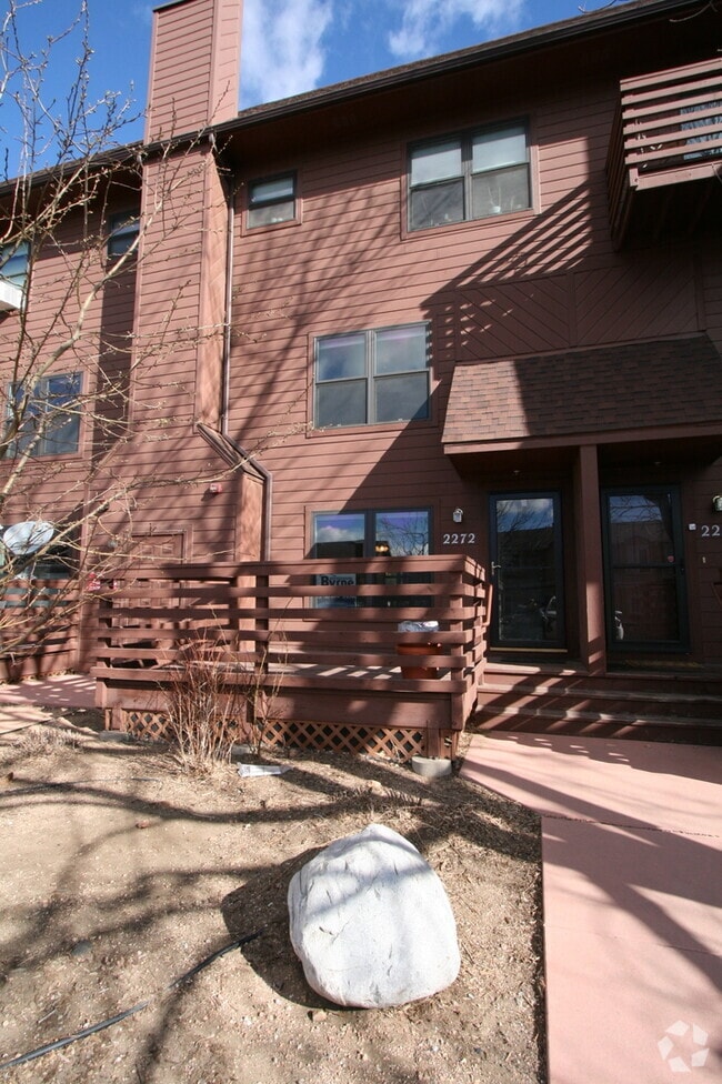 Building Photo - Great 2 bedroom condo in Old Colorado City!