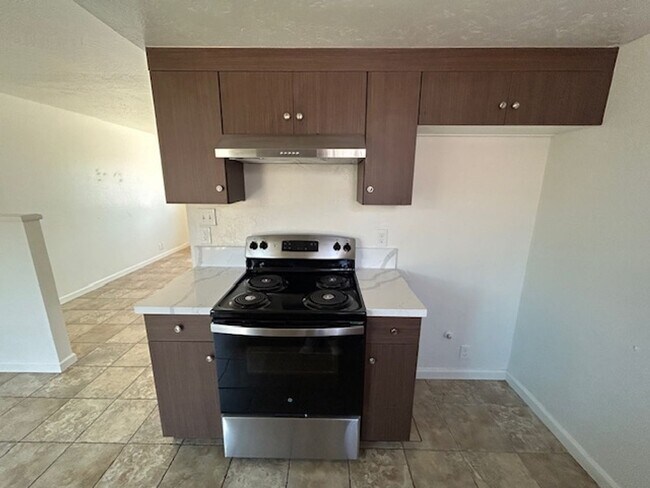 Building Photo - Newly Remodeled Apartments