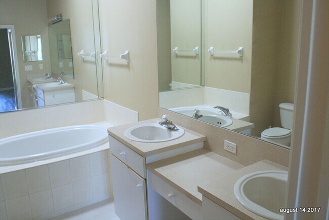 Building Photo - 7505 Wimpole Dr
