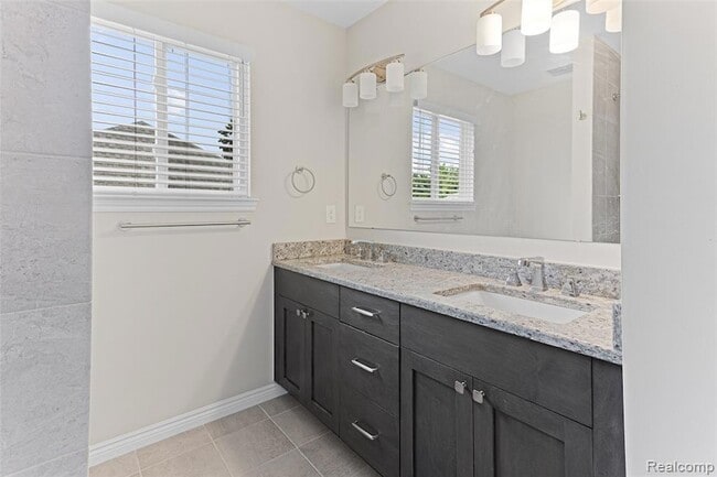 Building Photo - 2951 Andlaur Dr