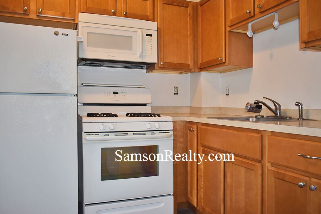 Building Photo - 40 Sessions St