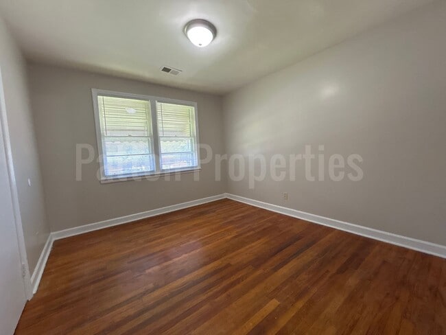 Building Photo - 1700 Broadland Ave