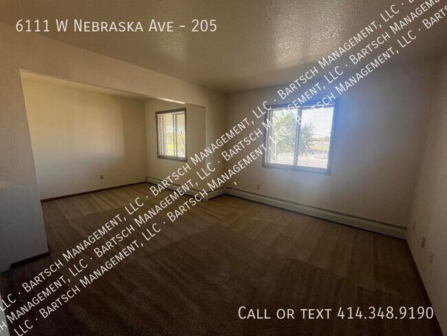 Building Photo - 6111 W Nebraska Ave