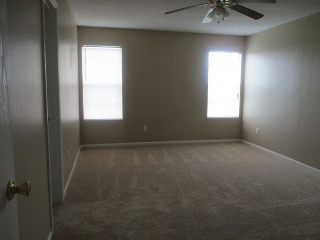 Building Photo - Available NOW!!!! This Cute 3 Bedroom 2 ba...