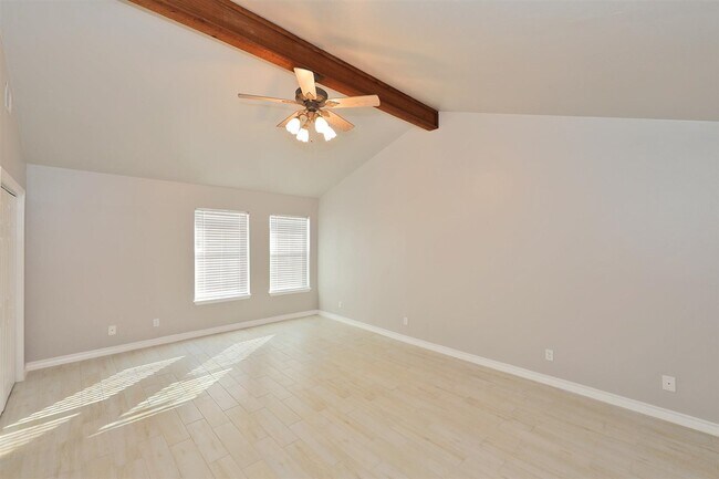 Building Photo - 2600 E San Jose St