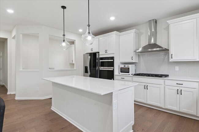 Building Photo - 737 Haywood Dr