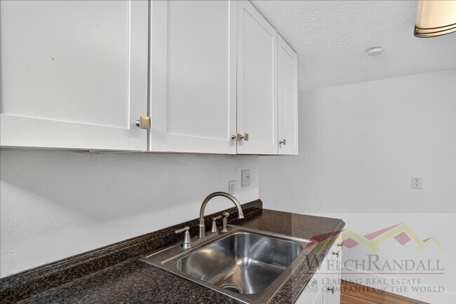 Building Photo - Javid Properties Triplex