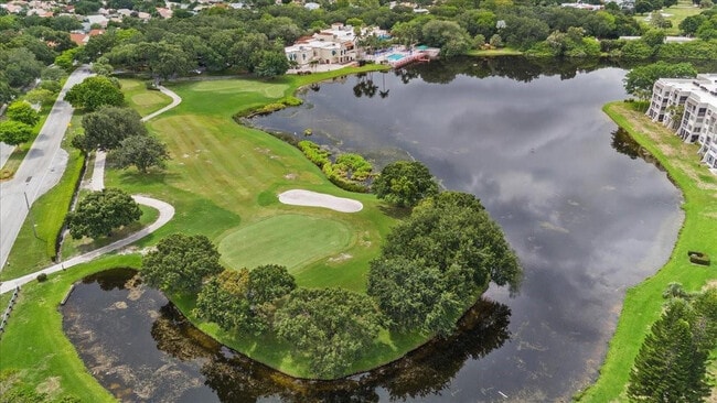 Building Photo - 9470 Poinciana Pl