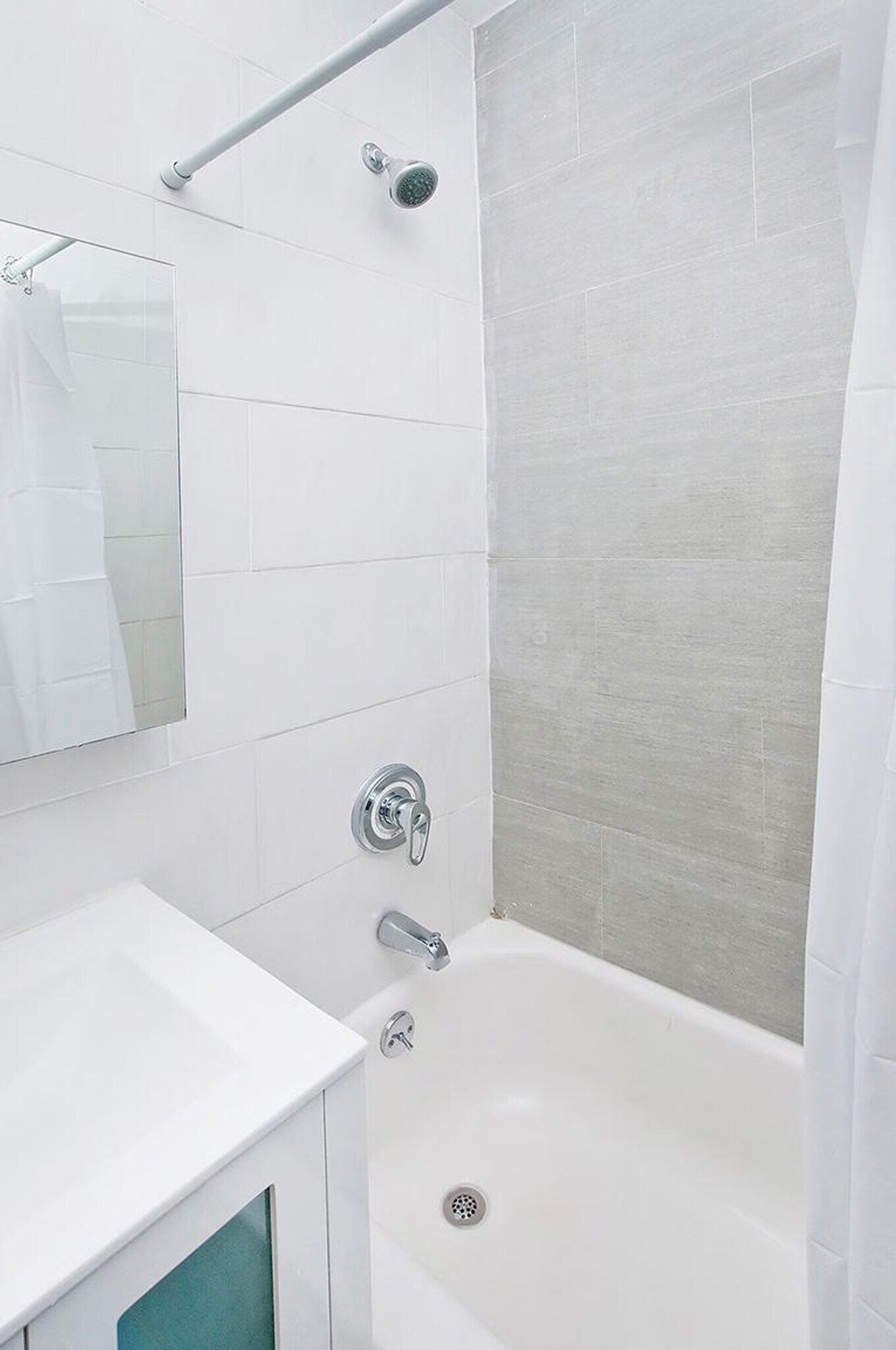 Building Photo - 2370 1st Ave