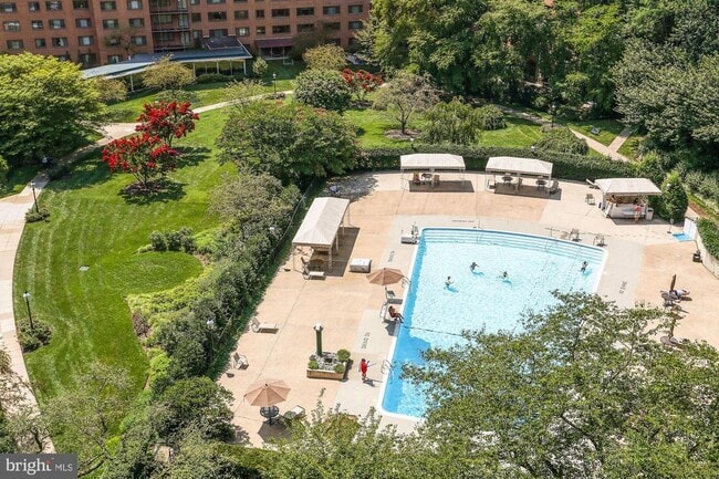 Building Photo - 4201 Cathedral Ave NW