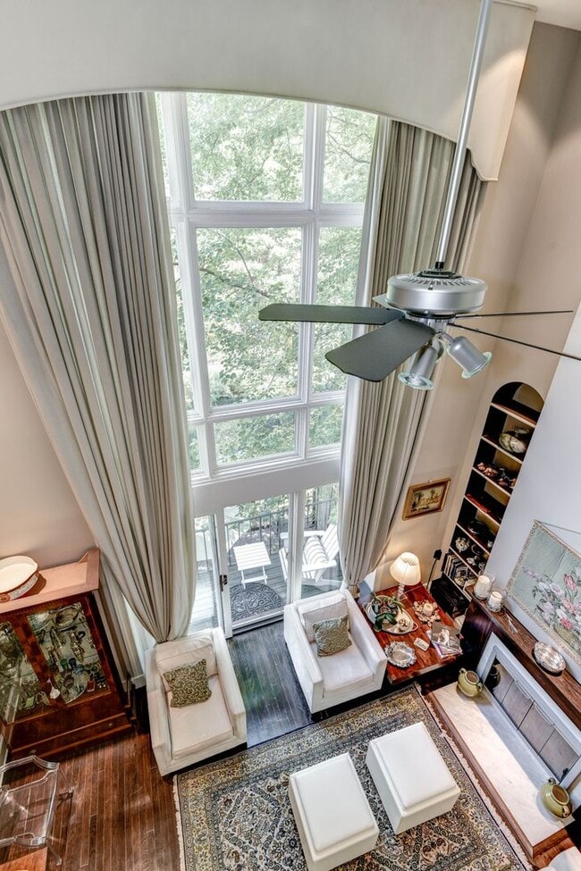 Building Photo - Beautiful Home in the Coveted Gated Community of Hillandale