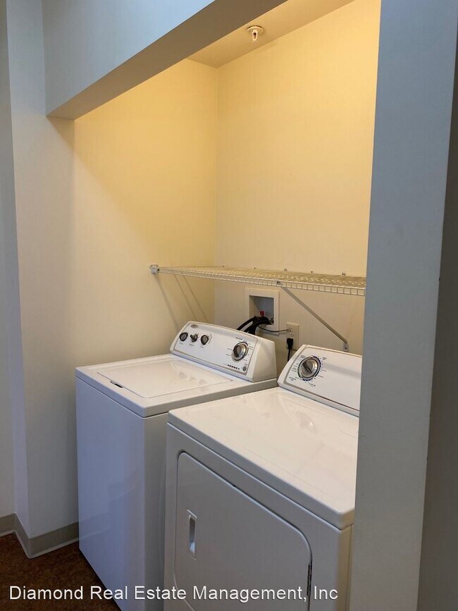 Building Photo - 1 br, 1 bath Apartment - 1000 SUNSET 1000 ...