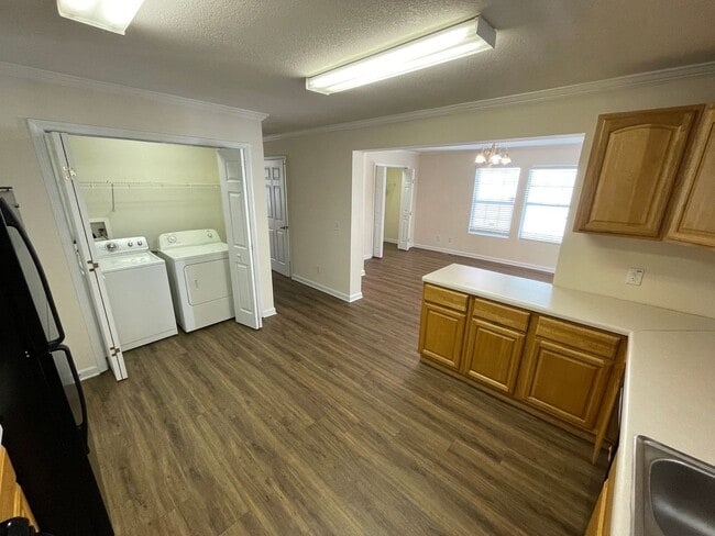 Building Photo - PRE-LEASING FOR AUGUST 2026!