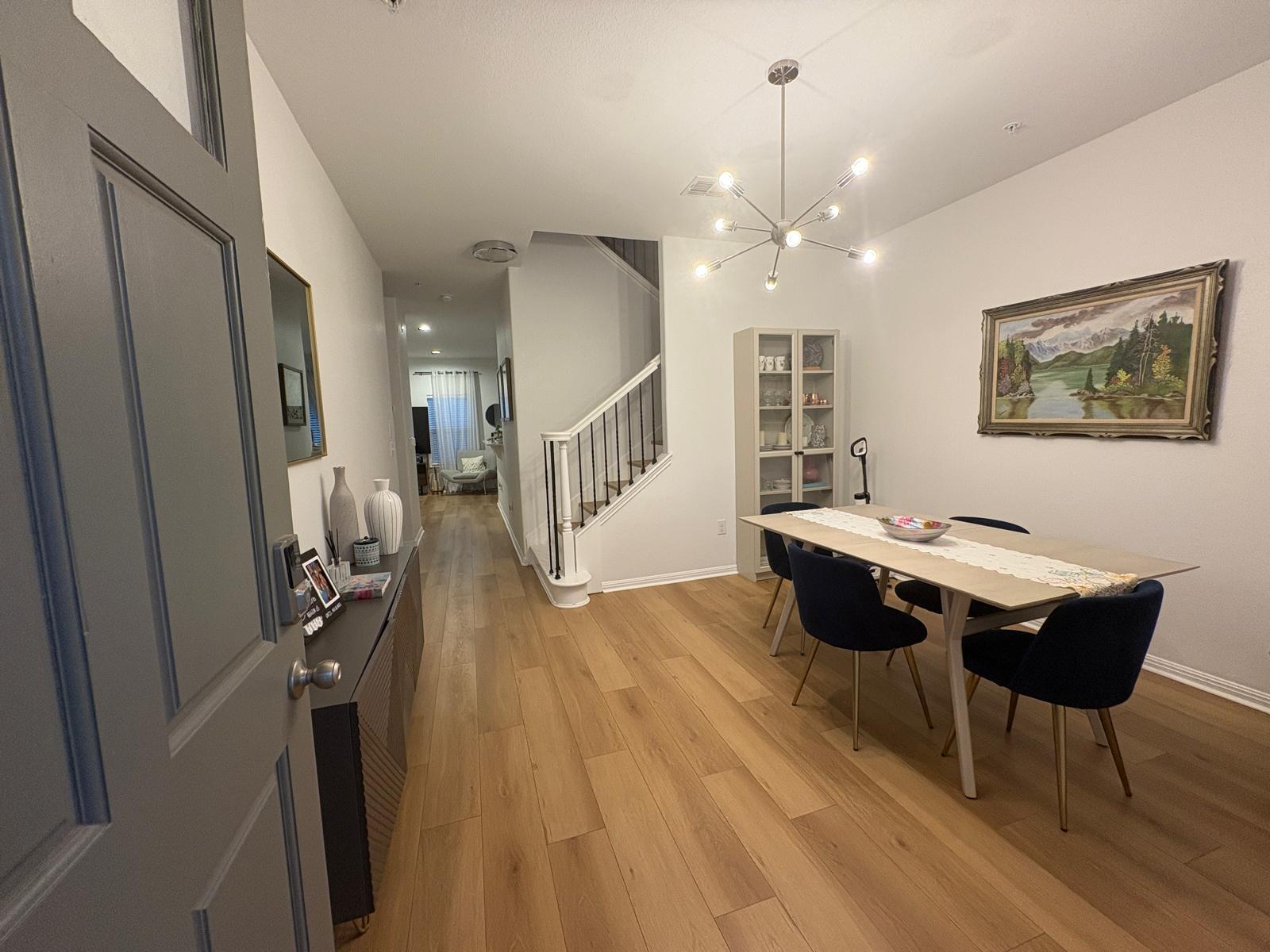 Entrance/Dining room - 115 Thelonious Dr