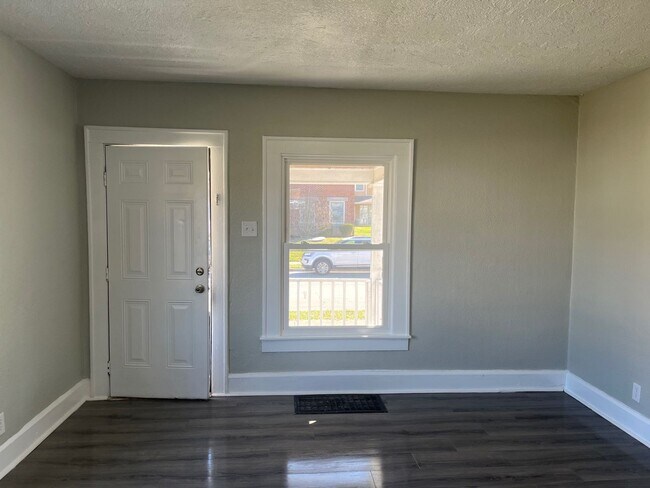 Building Photo - 2107/2105 central ave