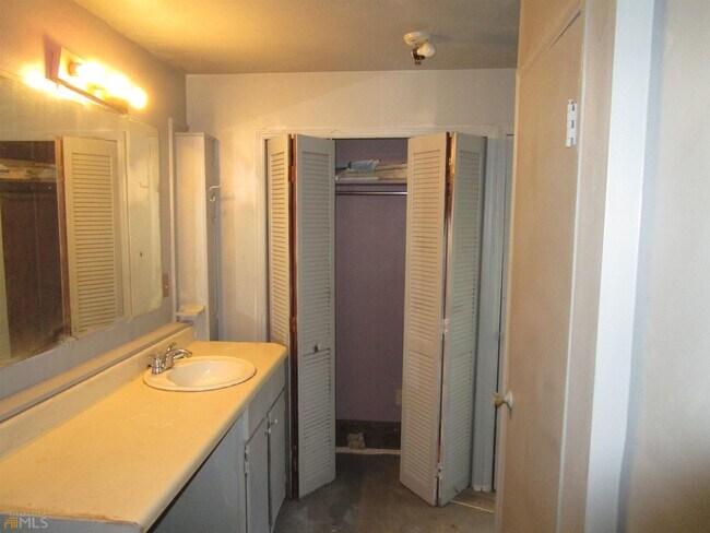 Building Photo - 803 Grosso Ave