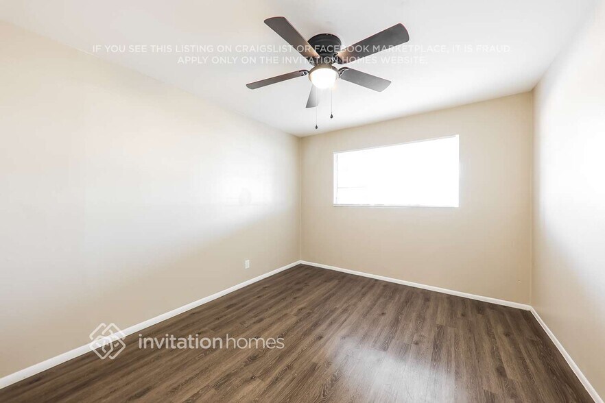 Building Photo - 3335 W McLellan Blvd