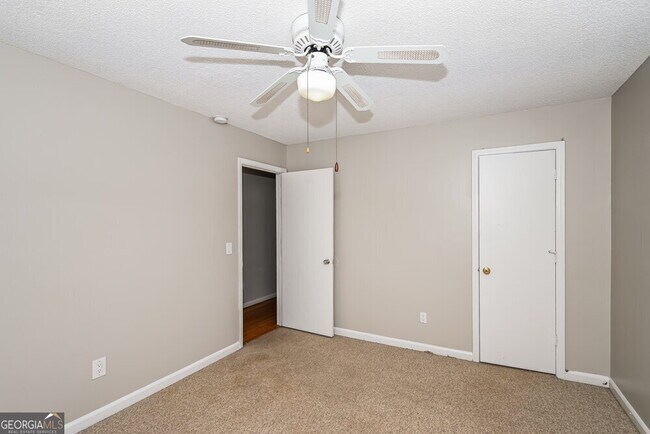 Building Photo - 3278 Pilgrims Ct