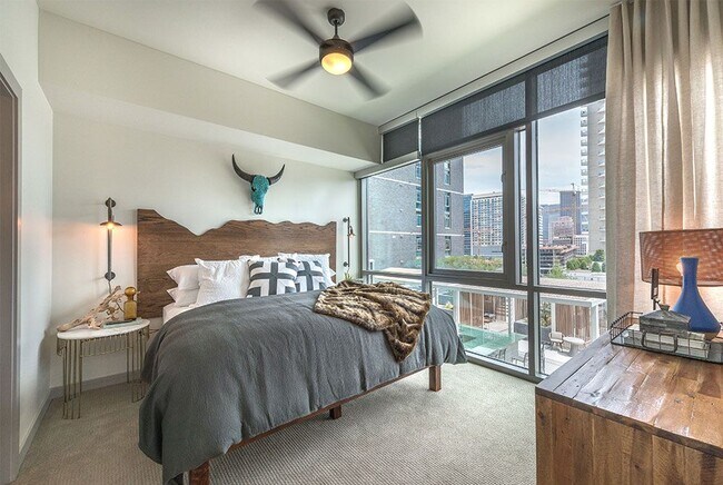 Building Photo - Luxuriously Rustic Paradise