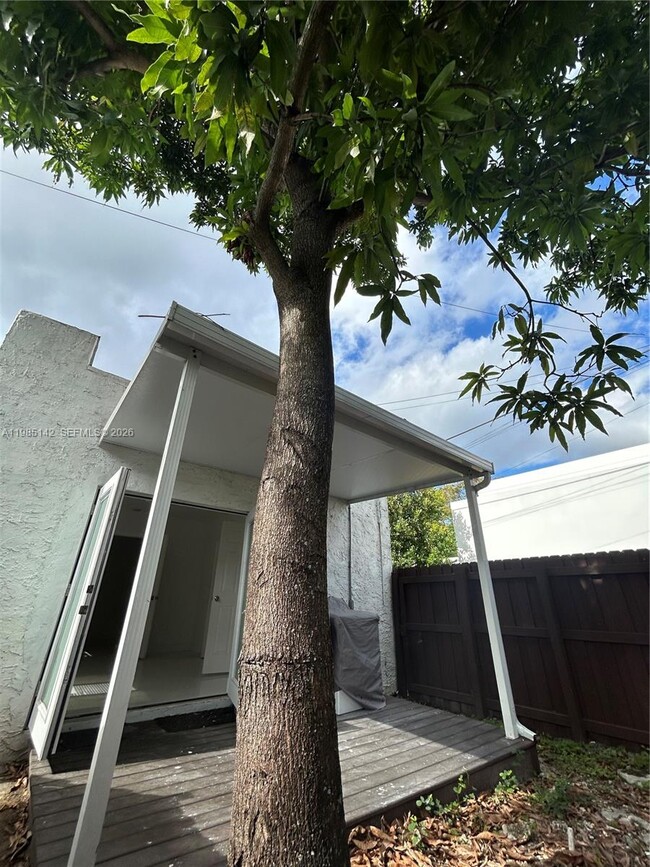 Building Photo - 551 NW 41st St