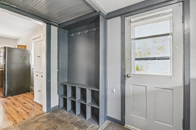 Building Photo - 1920 E 67th St