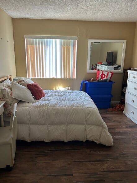 Room 2 - 5460 White Oak Ave