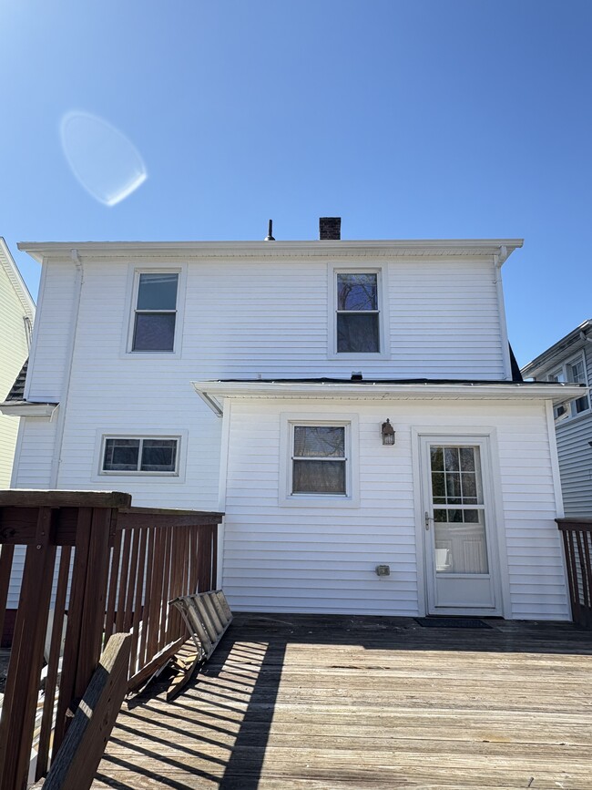 Building Photo - 273 Peck Ave