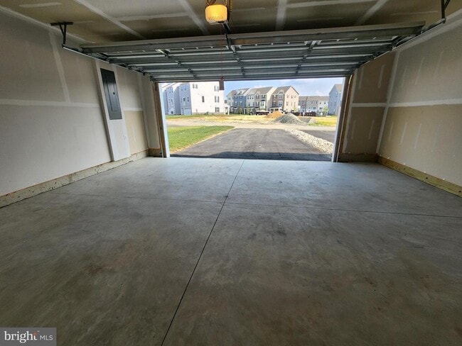 Building Photo - 844 New Castle Landing Dr