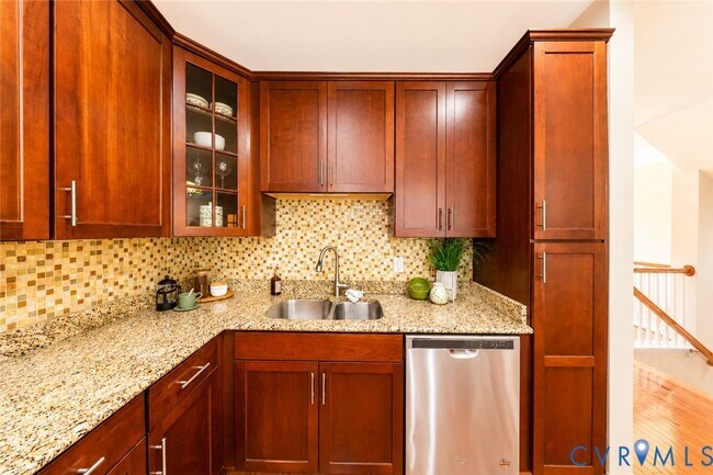 Building Photo - 5421 Hickory Ann Dr