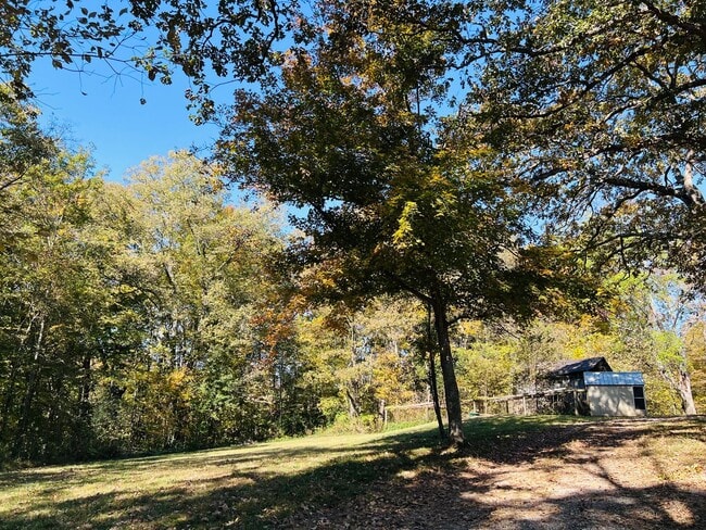 Building Photo - 2 bed 1.5 Bath Single Family Home