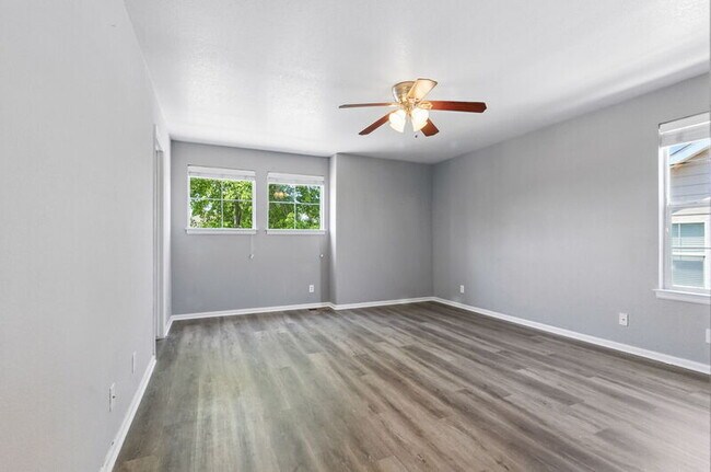 Building Photo - 1446 S Ensenada St