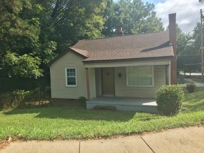 Building Photo - This adorable  2 Bedroom 1 bath home on Gl...