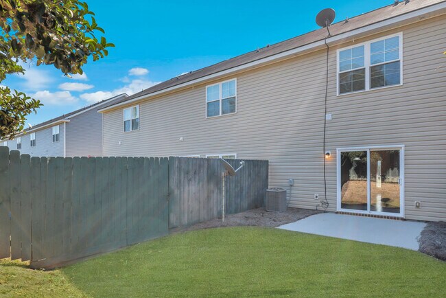 Building Photo - 100 Cantle Dr