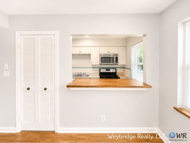 Building Photo - 3518 Hazelwood Ave