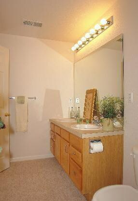 Building Photo - 5225 White Willow Dr