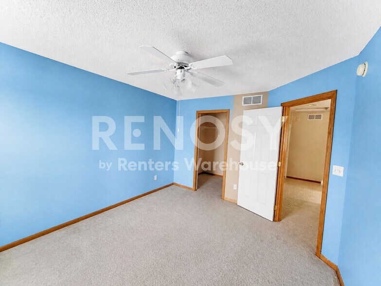 Building Photo - 5501 Oriole Dr