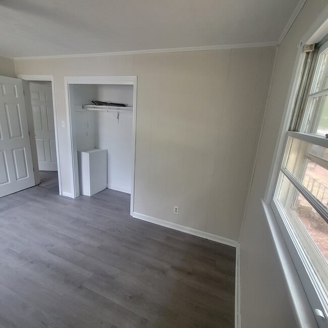 Building Photo - 418 Pervie Bolick St