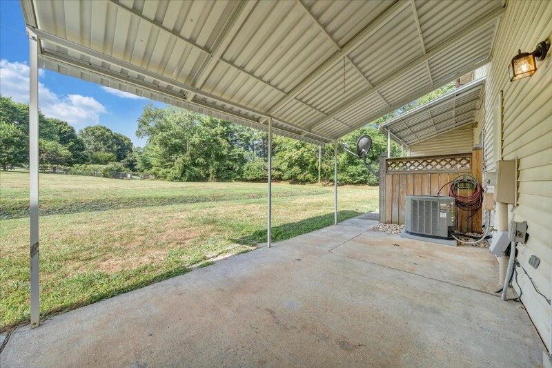 Building Photo - 230 Tinkerview Dr