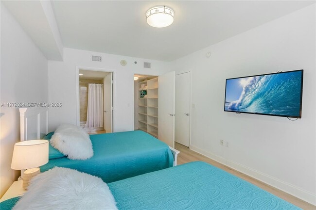 Building Photo - 1830 S Ocean Dr