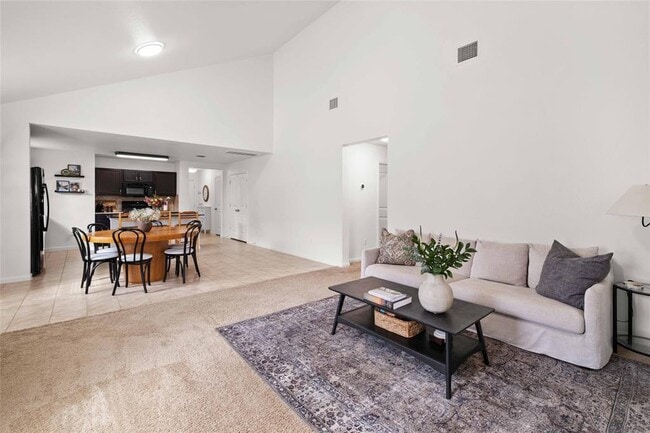 Building Photo - 266 Screech Owl Dr