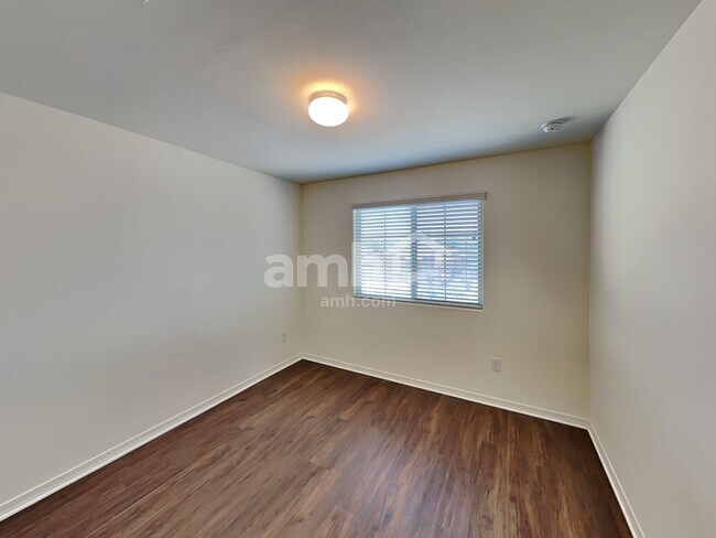 Building Photo - 11754 W Vanderbilt Farms Way