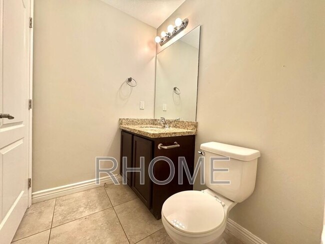 Building Photo - 13567 Florenza Way