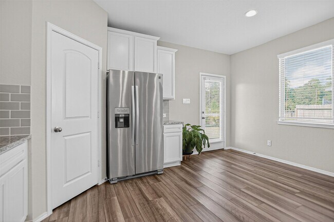 Building Photo - 9205 Inland Leather Ln