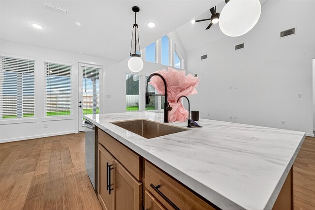Building Photo - 10934 White Mist Dr