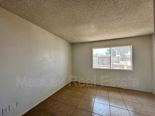 Building Photo - 2801 E Monte Cristo Ave