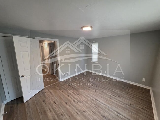 Building Photo - 2540 Catalpa Dr.